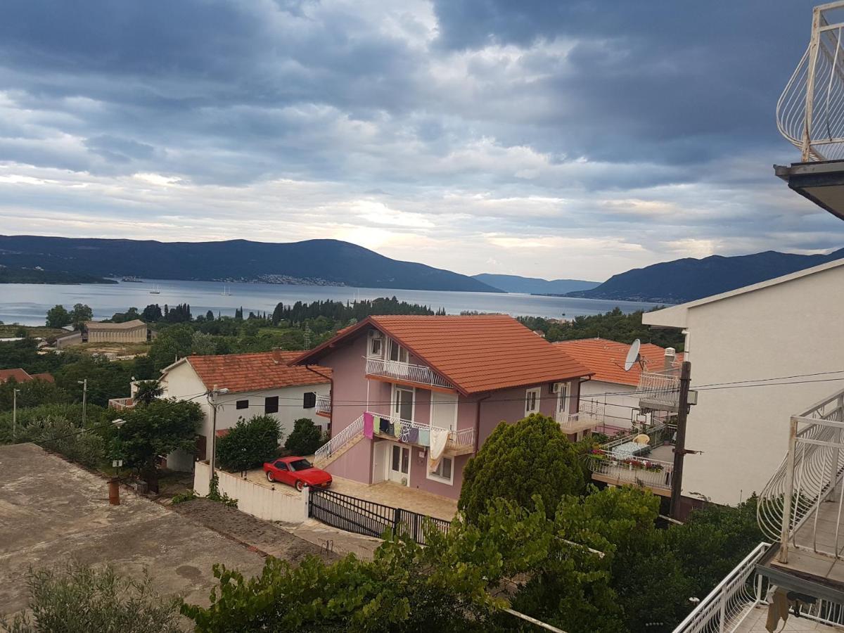 Wisteria Hotell Tivat Exteriör bild